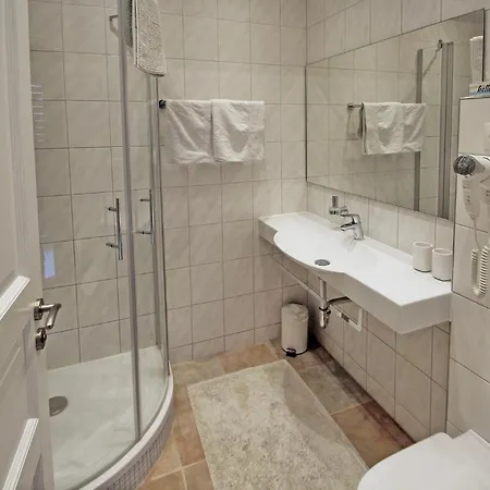 Gaestehaus Alba - Garantiert Tickets Fuer Rulantica Und Europa Park Ueber Uns ゲストハウス 3*