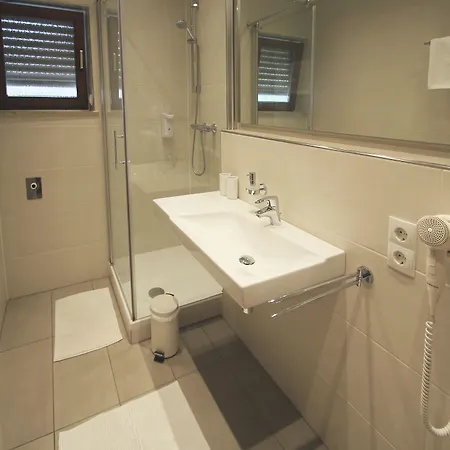 Gasthof Alba - Sie Bekommen Garantiert Eintrittskarten Für Den Europapark Und Für Rulantica über Uns, Zusätzlich Zum Limitierten Kontingent 3*