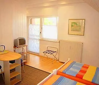 Gastehaus Alba: Europa-park And Rulantica Guaranteed Entry Guest house