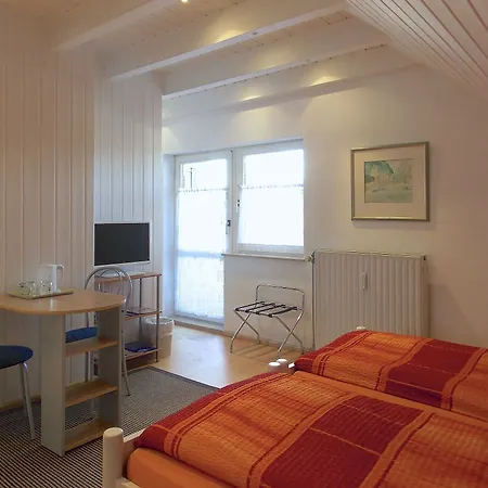 Gastehaus Alba: Europa-park And Rulantica Guaranteed Entry Guest house Rust